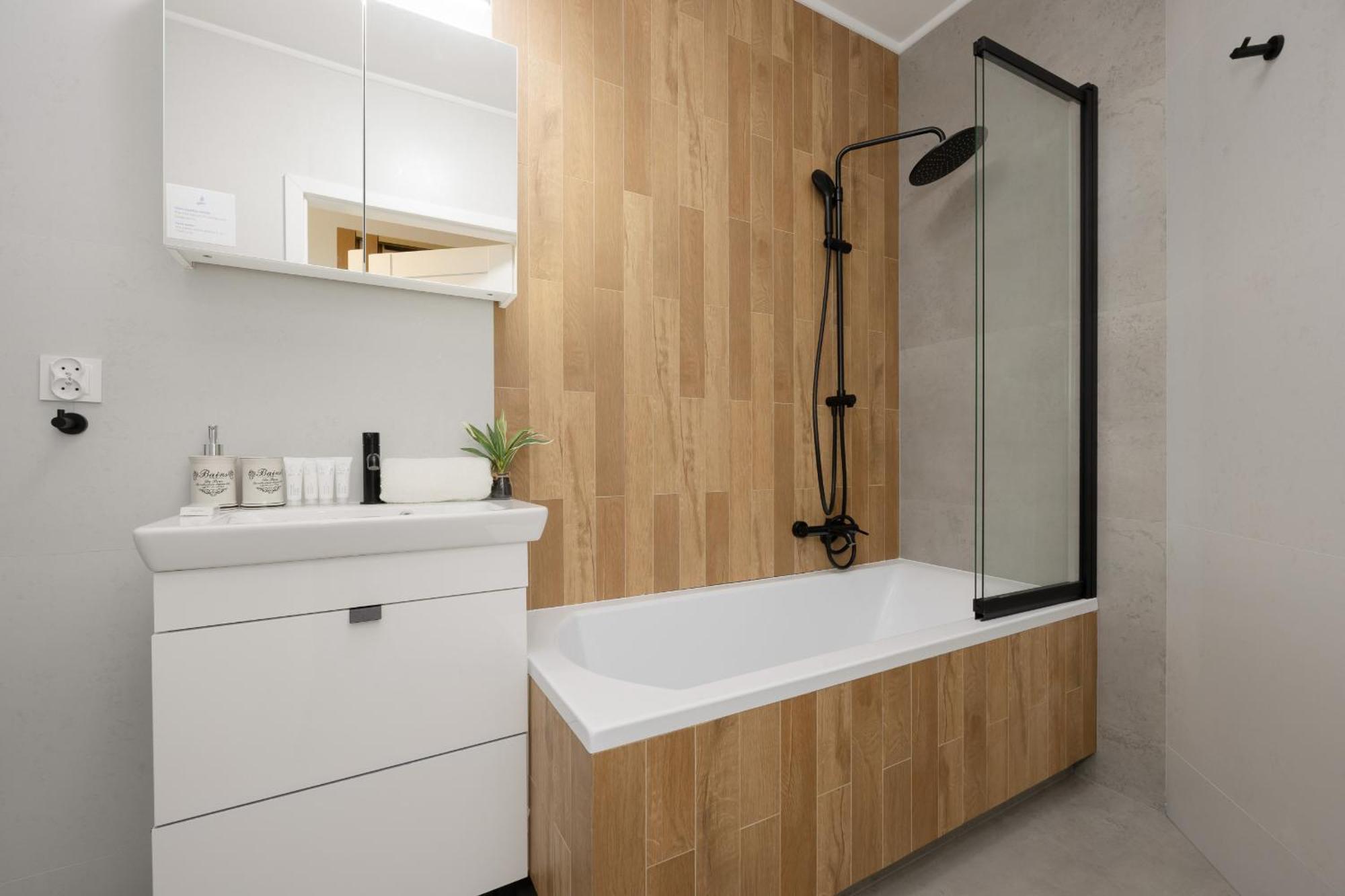 One-bedroom With Two Balconies In By Renters Butas